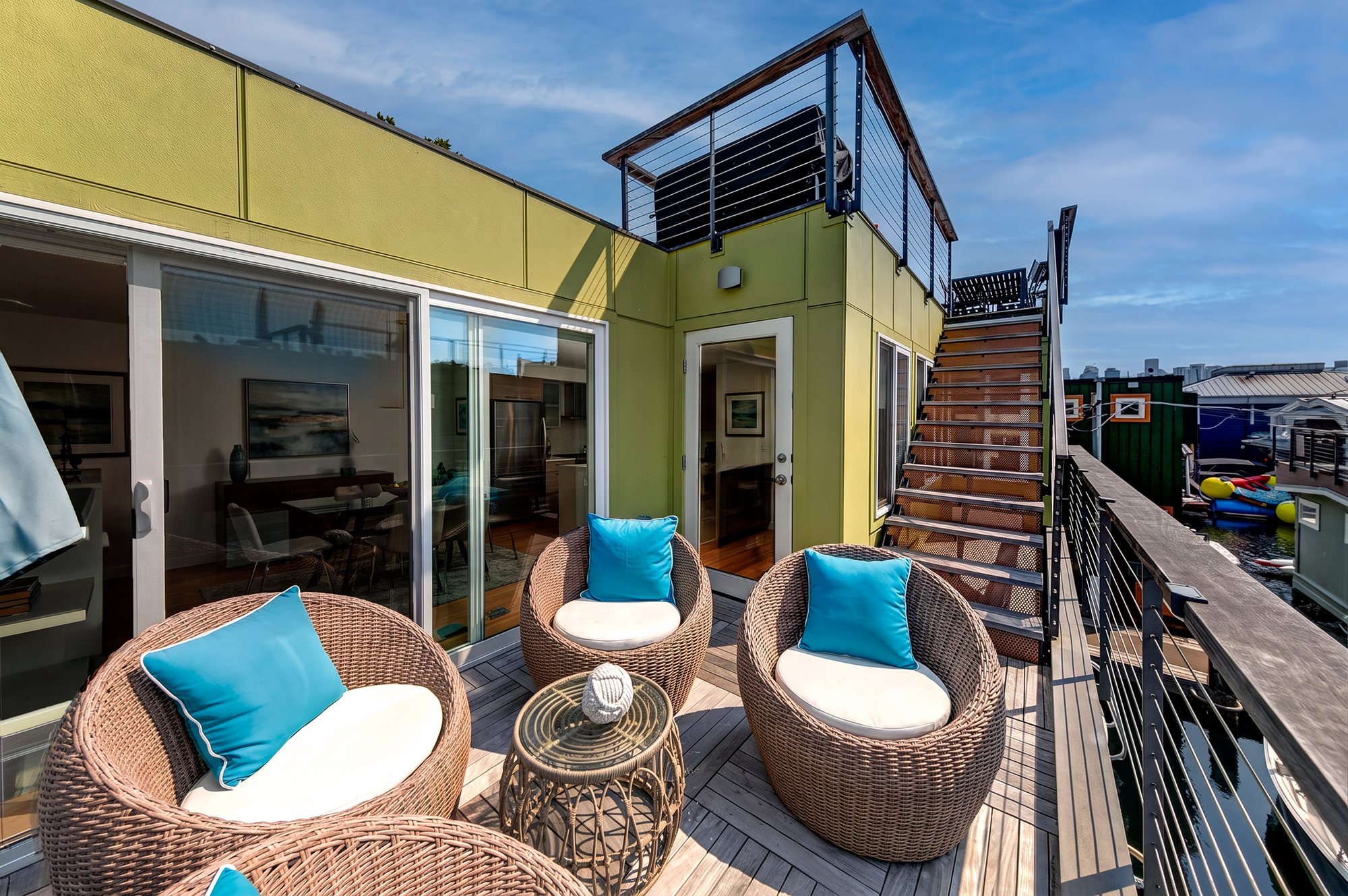 Upper deck and exterior stair access